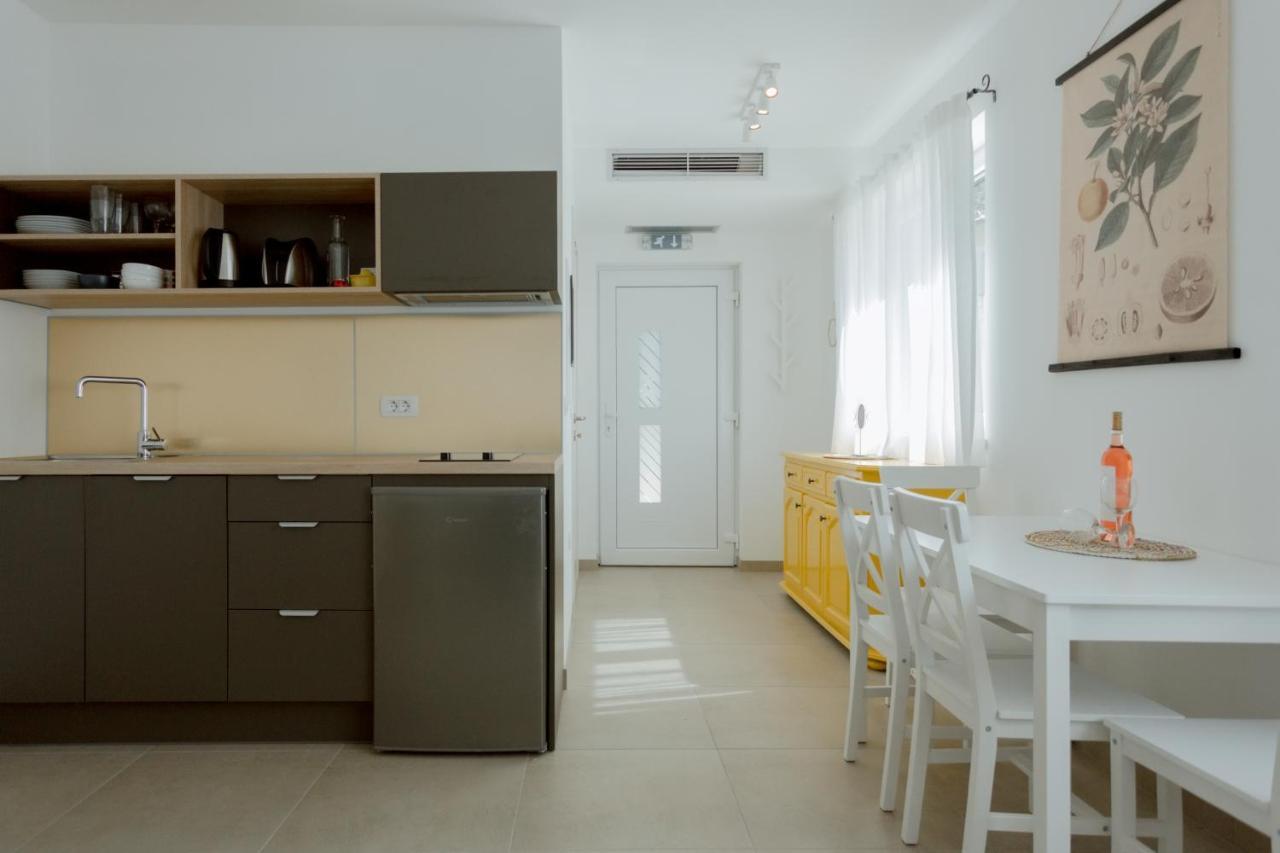 Apartments Ivica Omis Exterior photo
