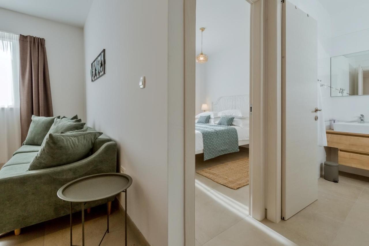 Apartments Ivica Omis Exterior photo