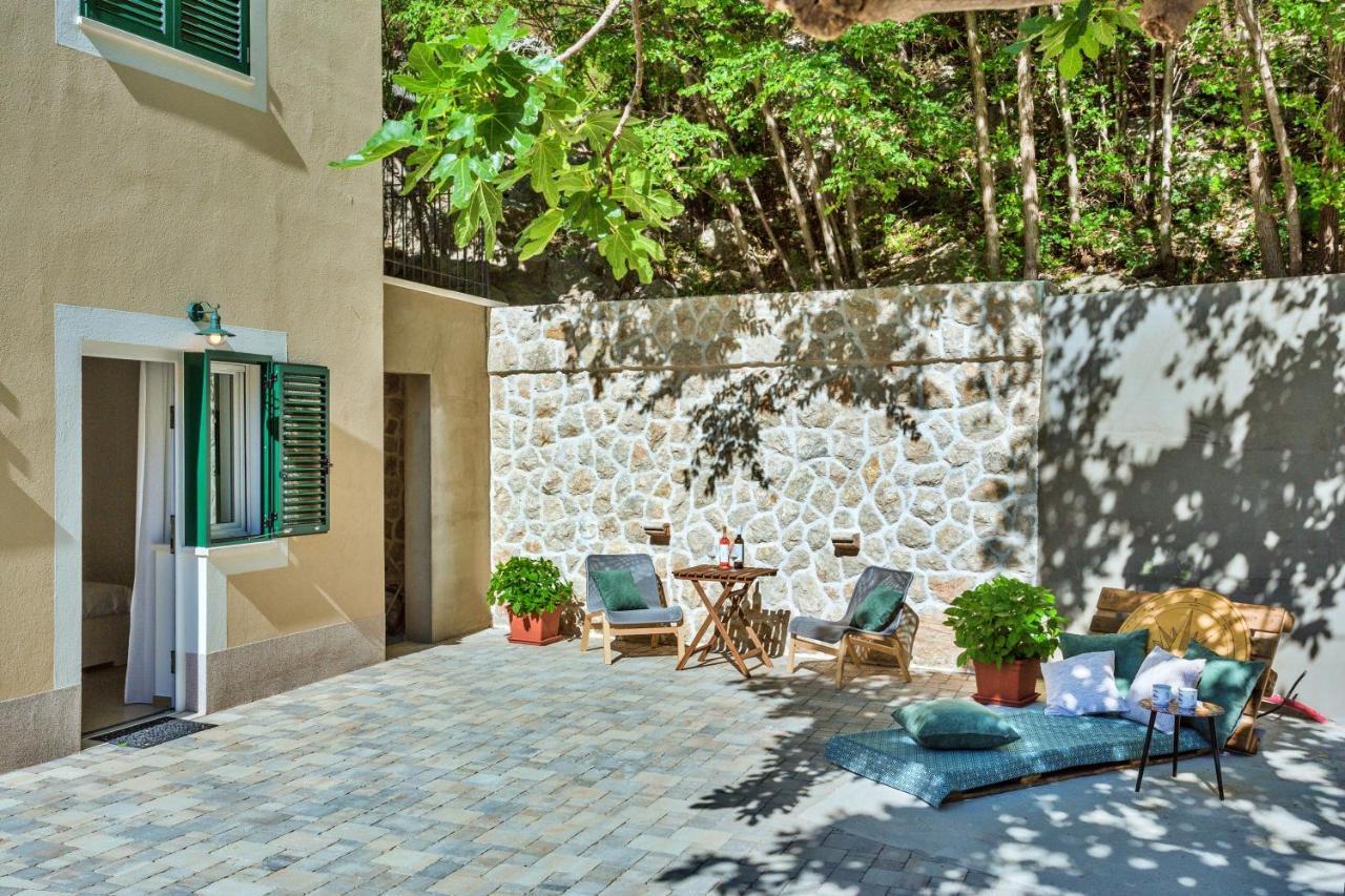 Apartments Ivica Omis Exterior photo