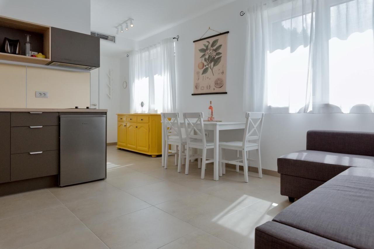 Apartments Ivica Omis Exterior photo