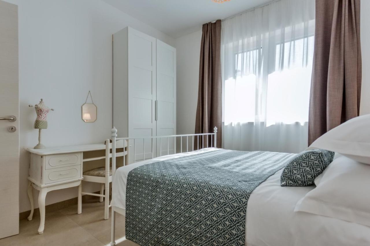 Apartments Ivica Omis Exterior photo